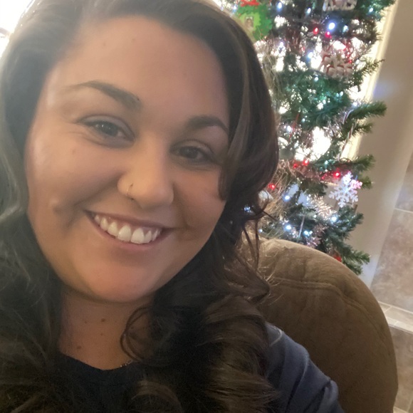 Meet your Posher, Britney - Picture 1 of 1